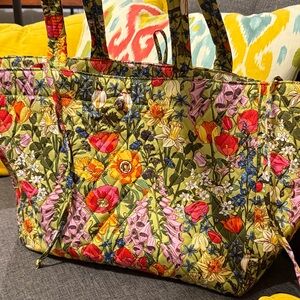 Vera Bradley Multicolor Floral Tote.   Gorgeous bag!   New!